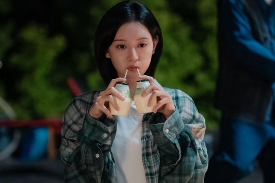 바나나우유를 마시는 계수정